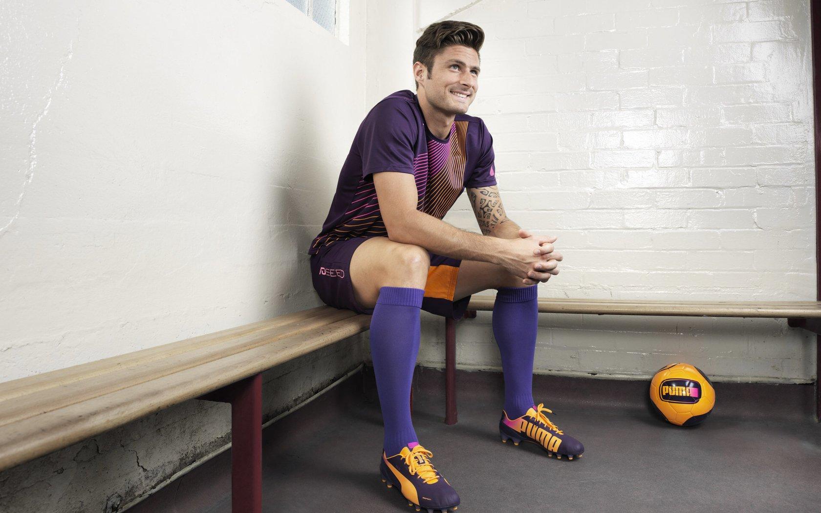 马尔蒂尼现身王子公园观战，亚特兰大五旧将反戈，红黑往事弥漫欧战之夜